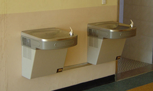 商用飲水機(jī)適合哪些地方使用?